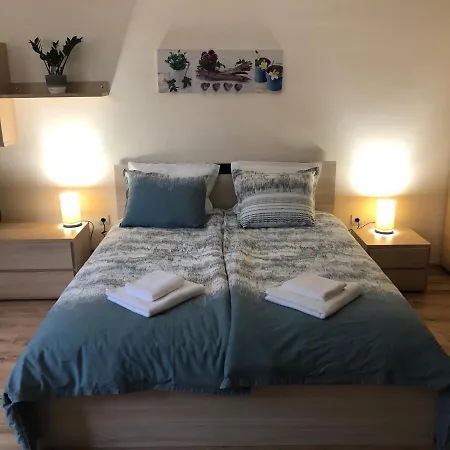 Gardens Studio מלון דירות